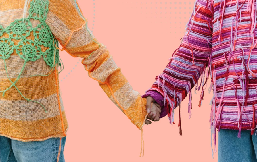 How Ofsted Inspects achievement image - Two children in knitted jumpers with dangling threads